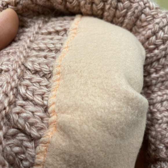 Fonem Pink Knitted Beanie with Ribbed Design and Wide Brim with scarf - Picture 5 of 5